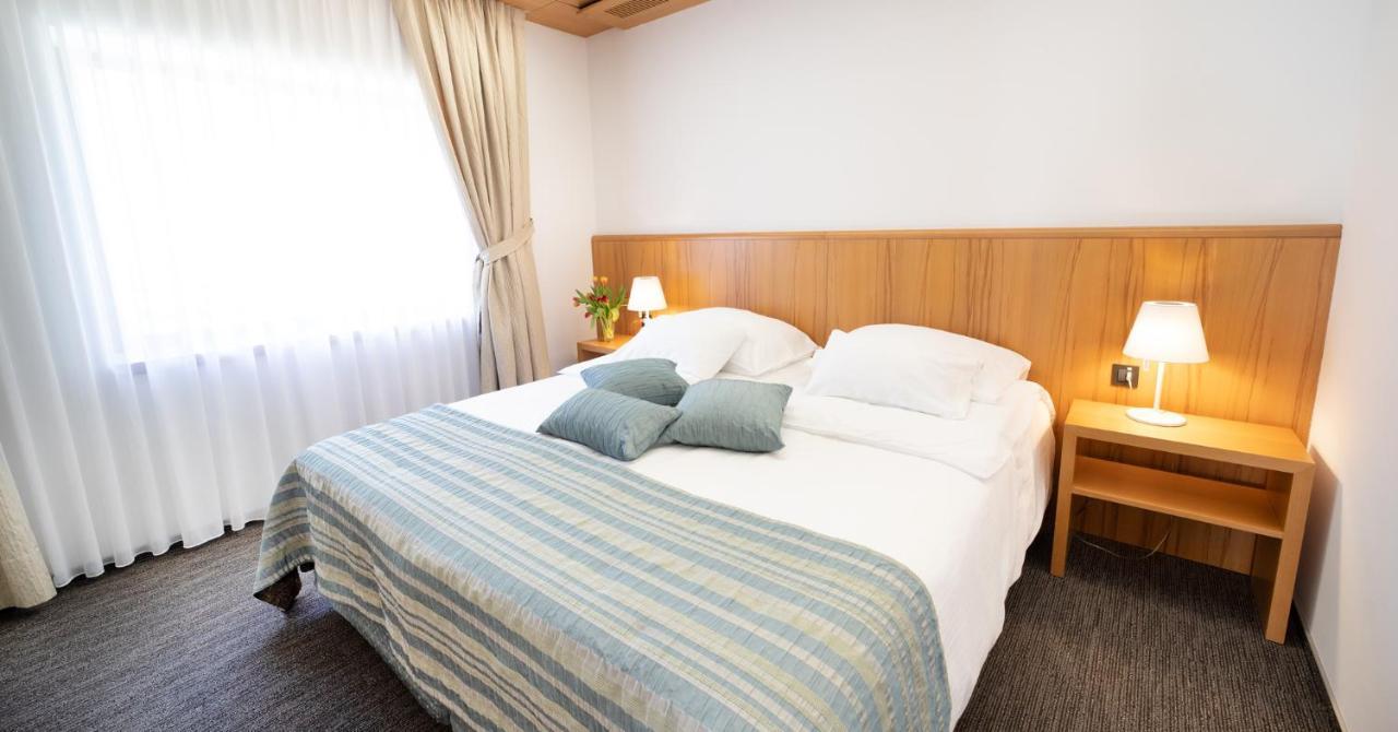 Hotel Jozef Idrija Bagian luar foto