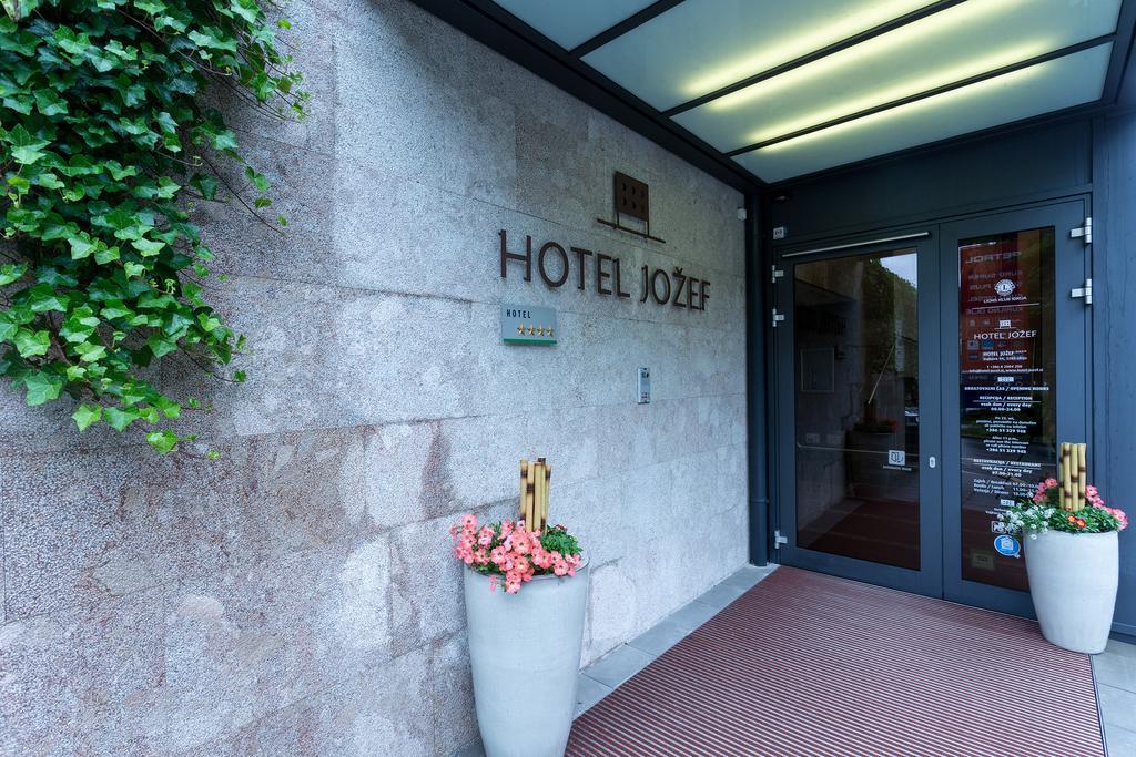 Hotel Jozef Idrija Bagian luar foto